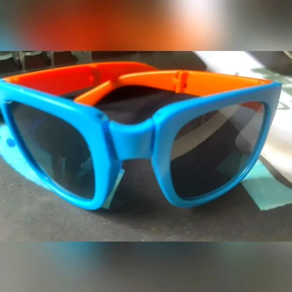 Unisex folding color block sunglassess